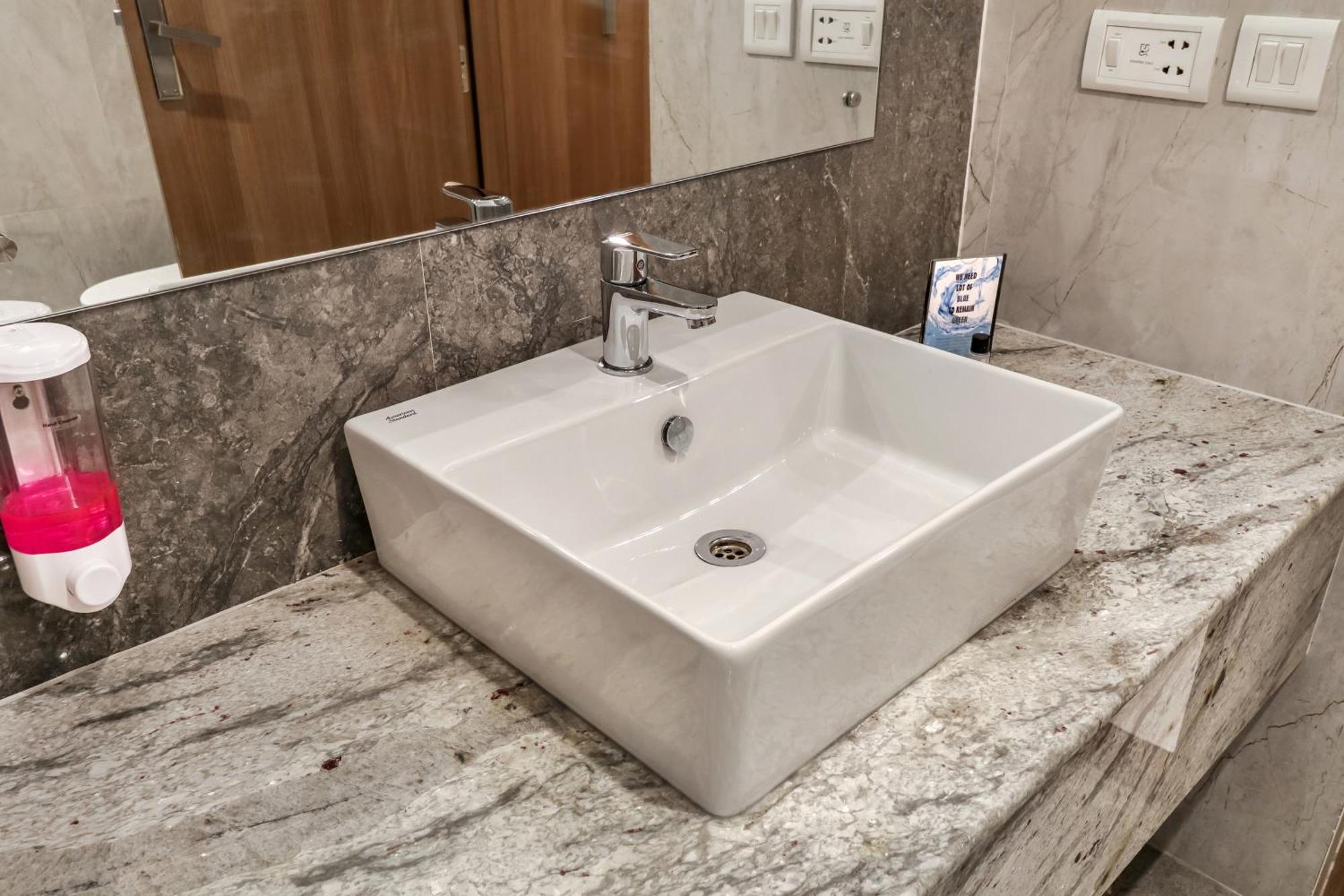 Starlit Suites Newtown Calcutta Eksteriør billede
